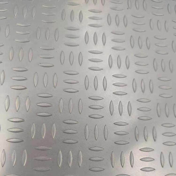 三條筋花紋鋁板